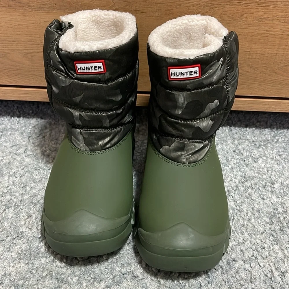 HUNTER Snow Boots SIZE 4